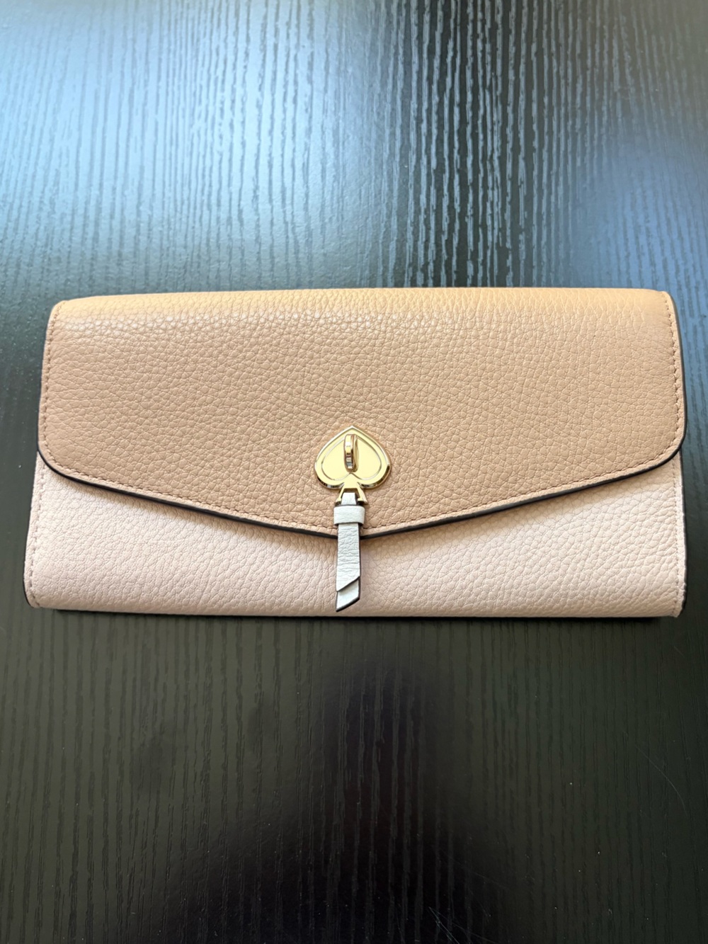 kate spade two-tone beige pebbled leather envelope wallet